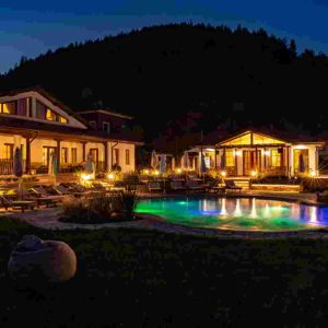 Бащината Стряха